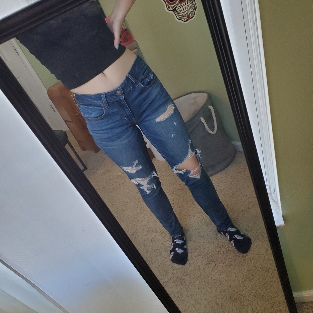 American Eagle Ripped straight leg Jean